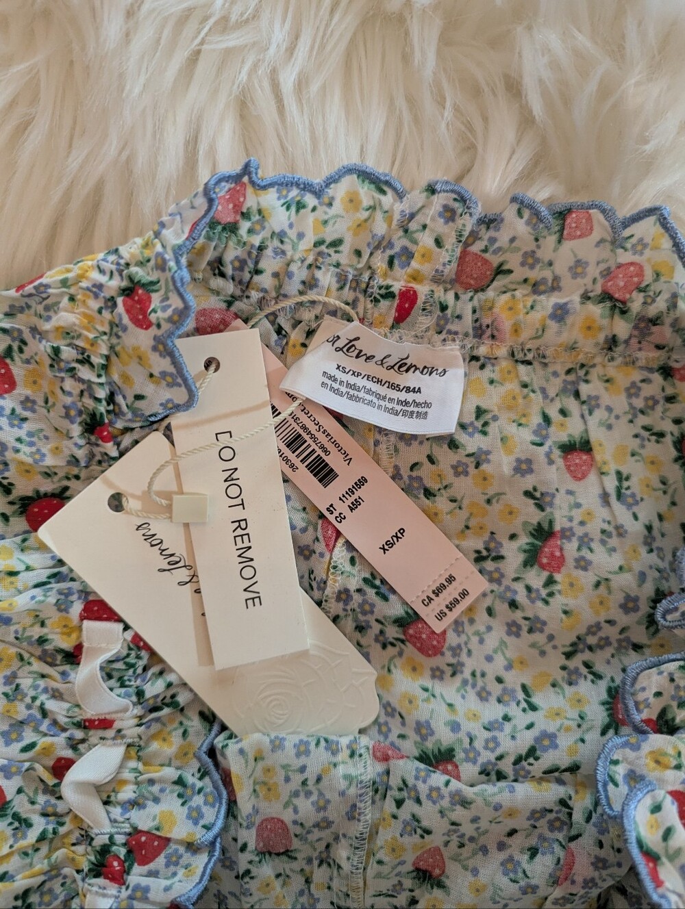 For Love And Lemons Strawberry Kiss Shorts XS NWT - Picture 3 of 5
